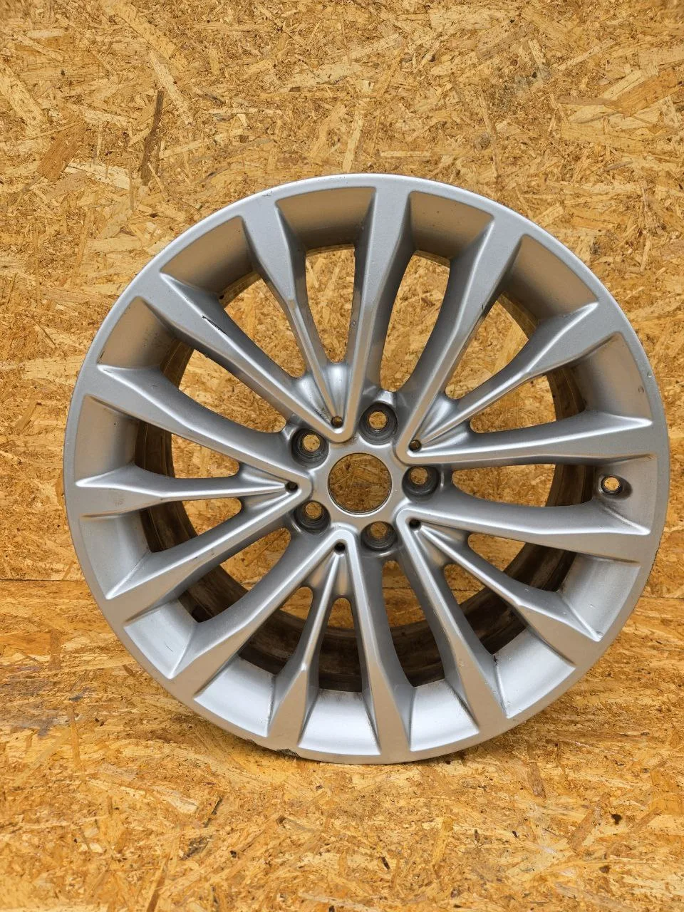 BMW 5 серия (G30/G31) · R18 — 6 863 418