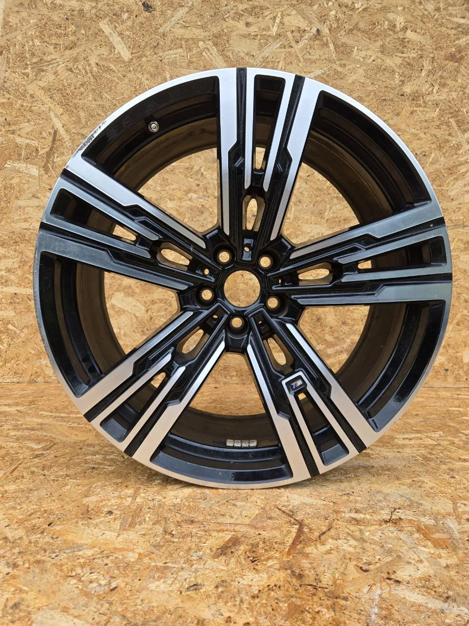BMW 7 серия / i7 (G70) · R21 — 5A19DF0
