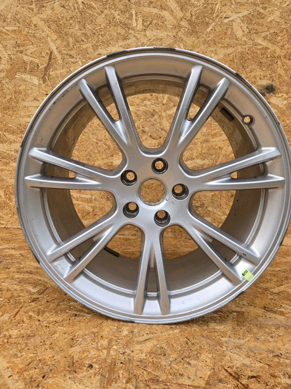 Tesla Model Y · R19 — 1188222-00-B