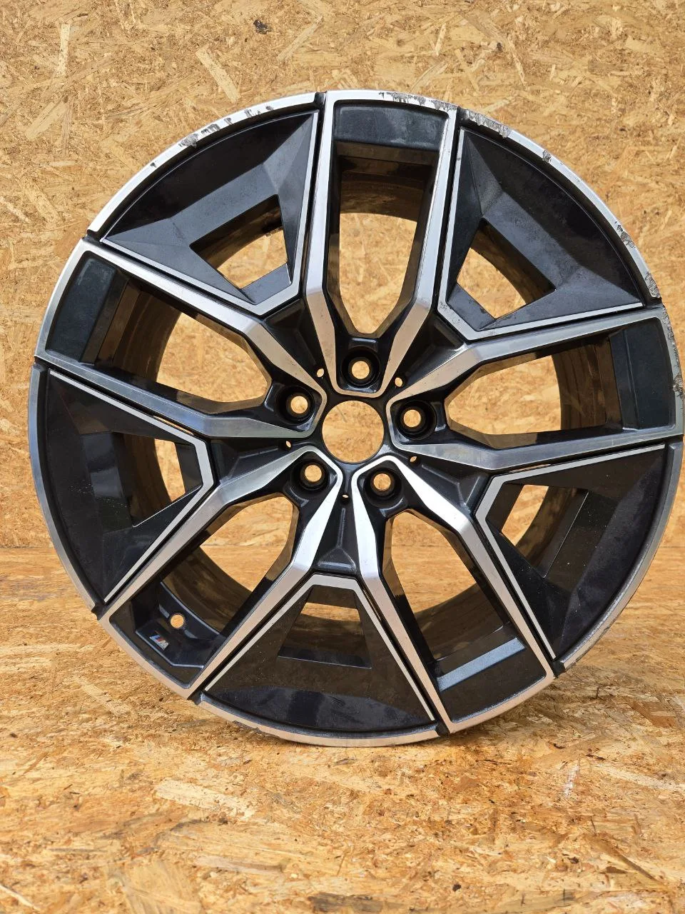 BMW 5 серия / i5 (G60/G61) · R19 — Номер уточняется