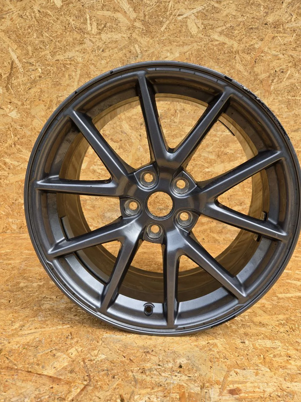Tesla Model 3 · R18 — 104426100A