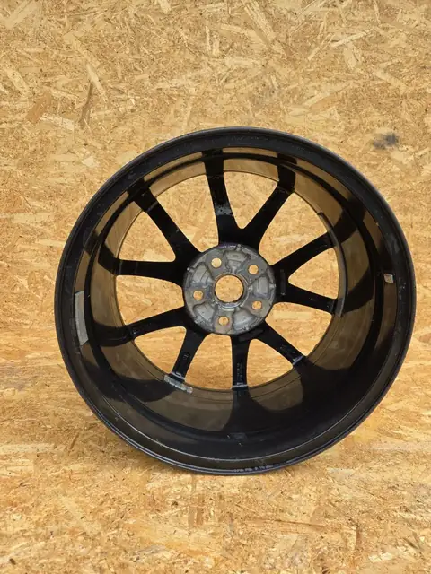 Tesla Model 3 · R18, фото 2