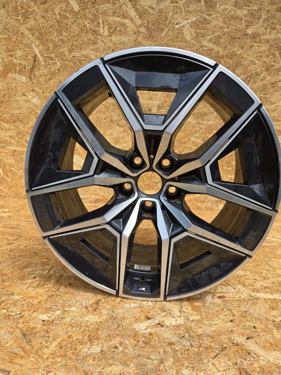BMW 5 серия / i5 (G60/G61) · R19 — 6A32 4D8