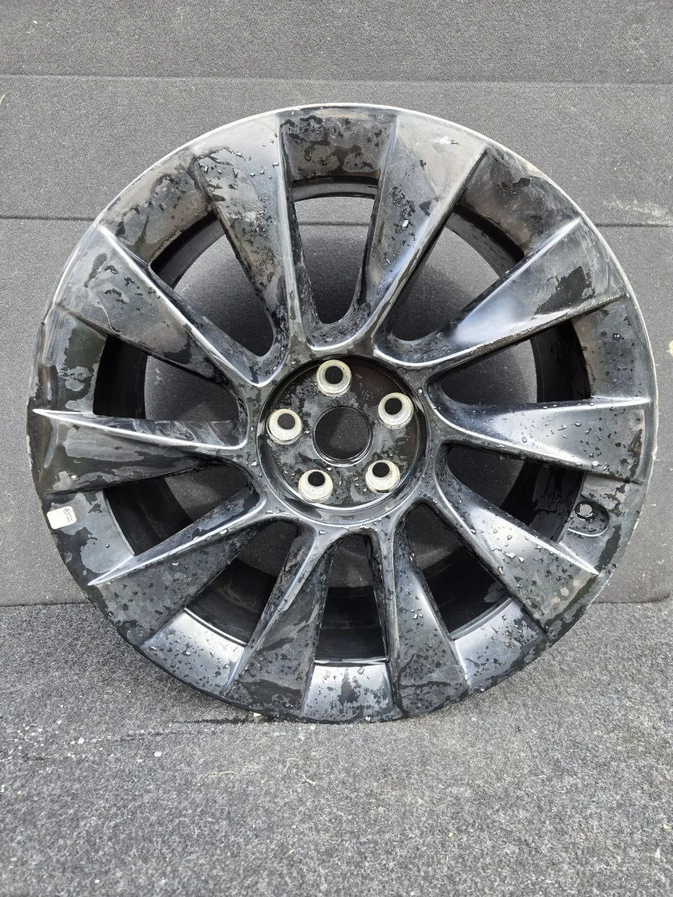 Tesla Model Y — 1188223-00-B
