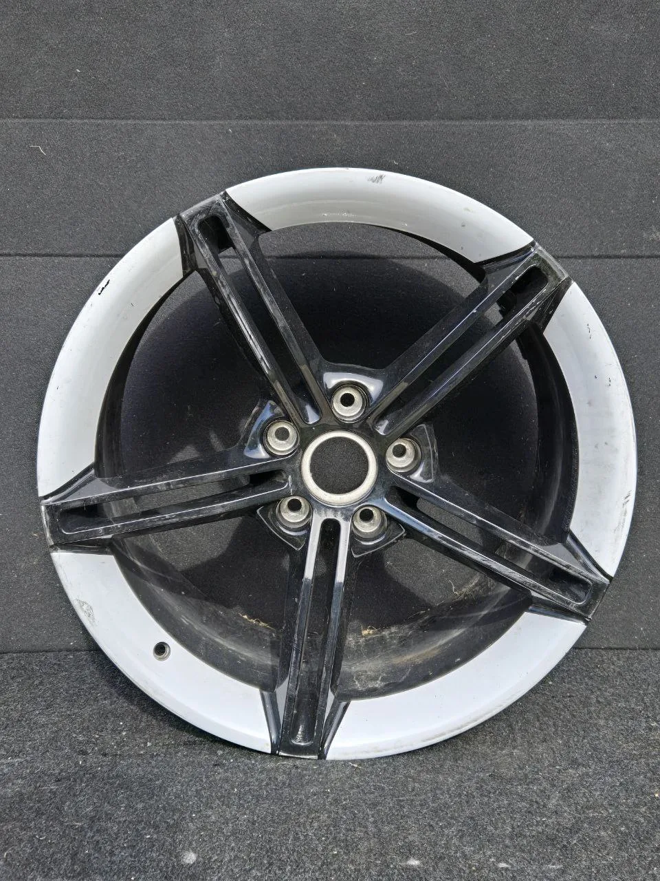 Porsche Taycan (J1) — 9J1601025AA