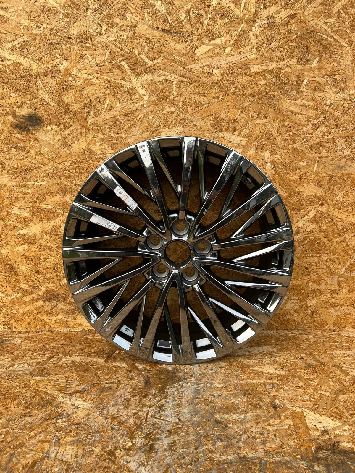 Lexus LM 350h — 42611-V2021